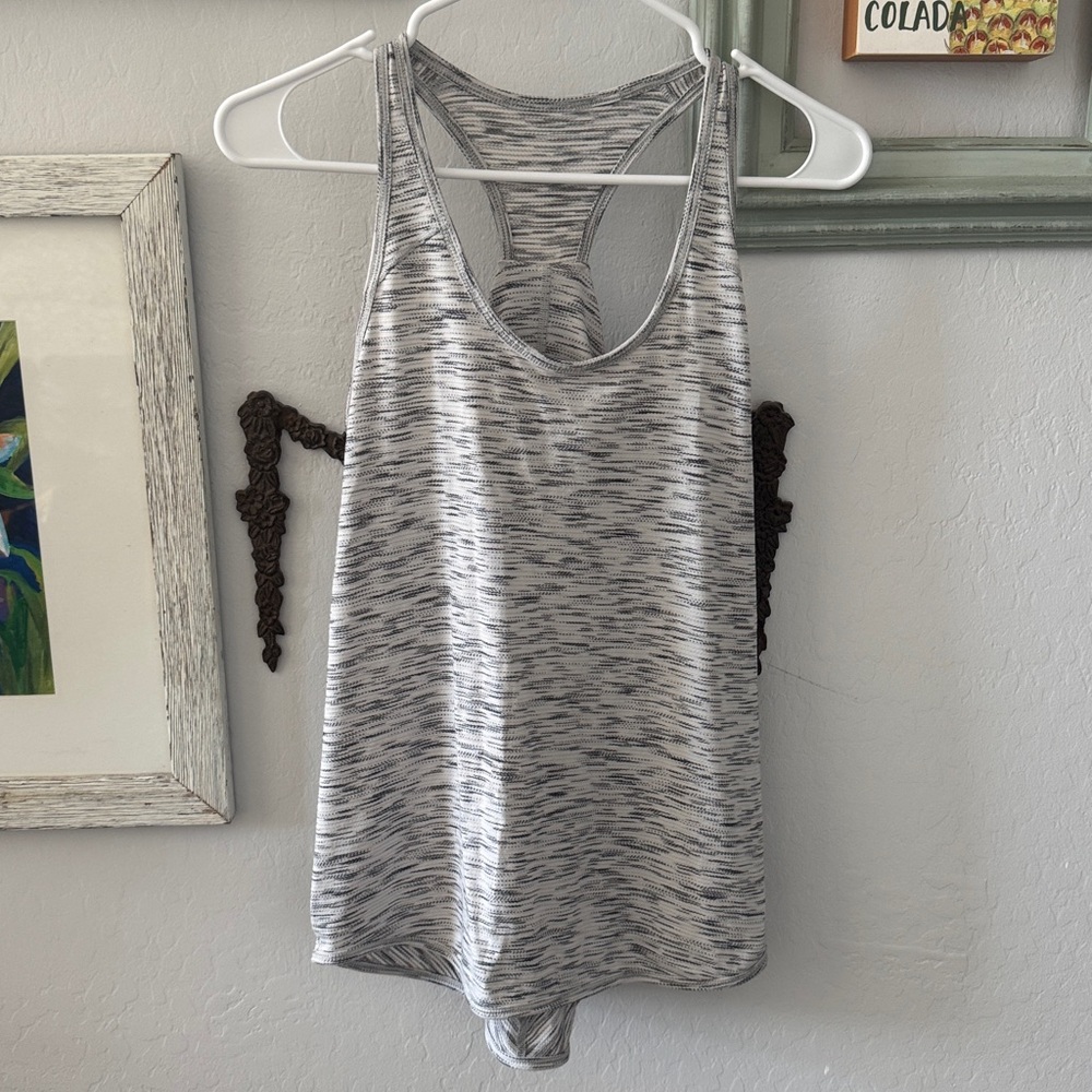 Lululemon Love Tank Top Black White Pattern - excellent condition!